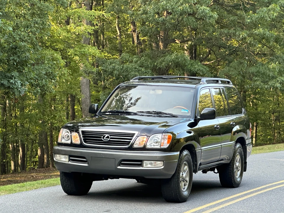 2002 Lexus LX 2nd Gen - Image 7 of 31