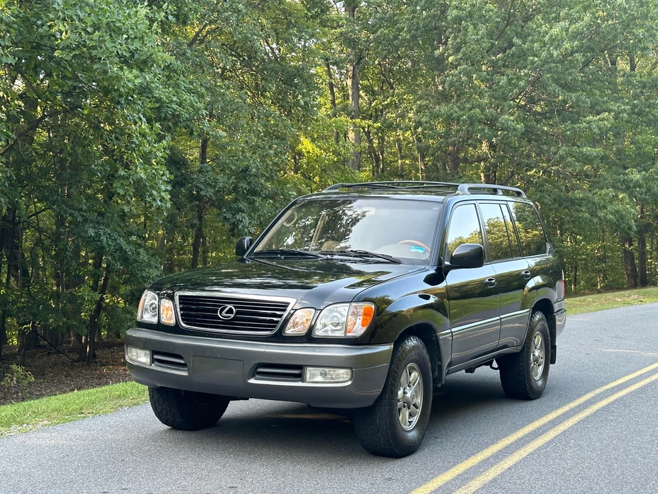 2002 Lexus LX 2nd Gen - Image 8 of 31