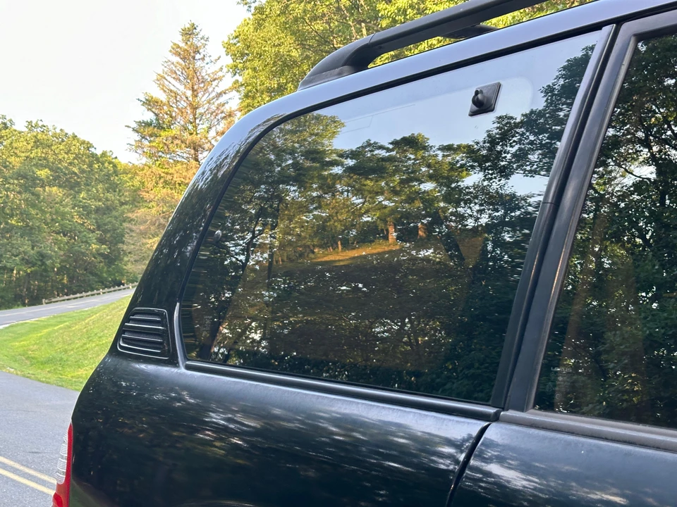 2002 Lexus LX 2nd Gen - Image 29 of 31