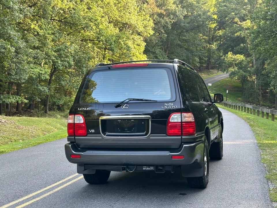 2002 Lexus LX 2nd Gen - Image 15 of 31