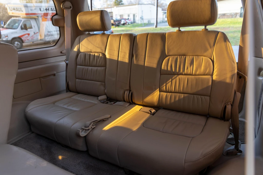 2002 Lexus LX 2nd Gen - Image 26 of 31