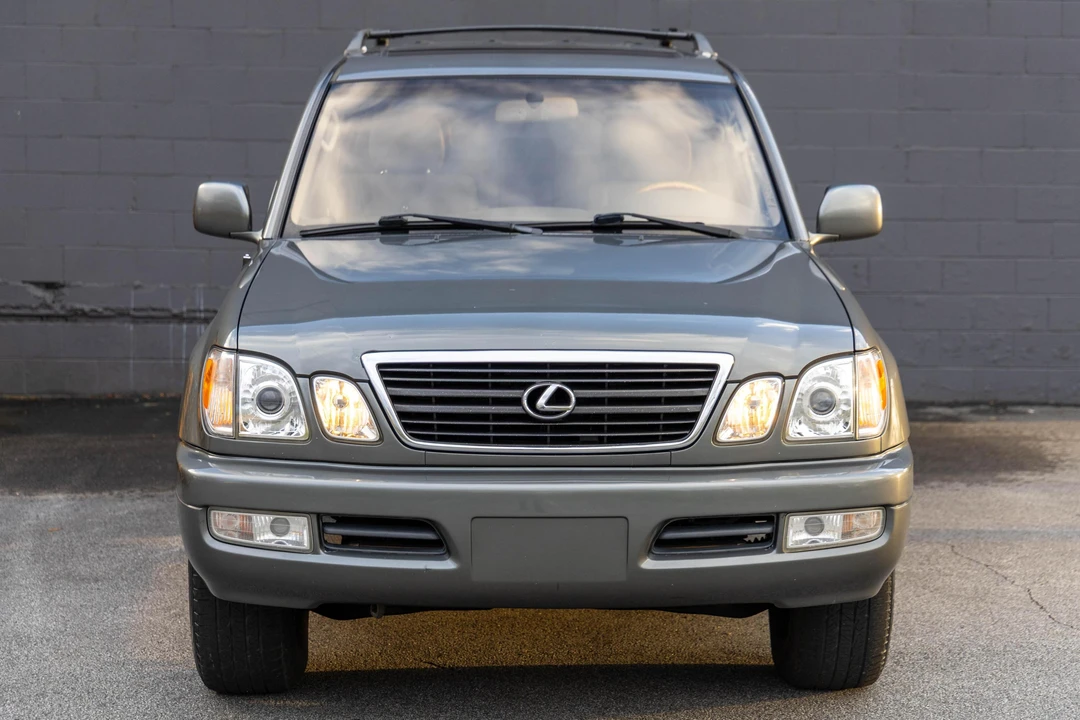 2002 Lexus LX 2nd Gen - Image 2 of 31