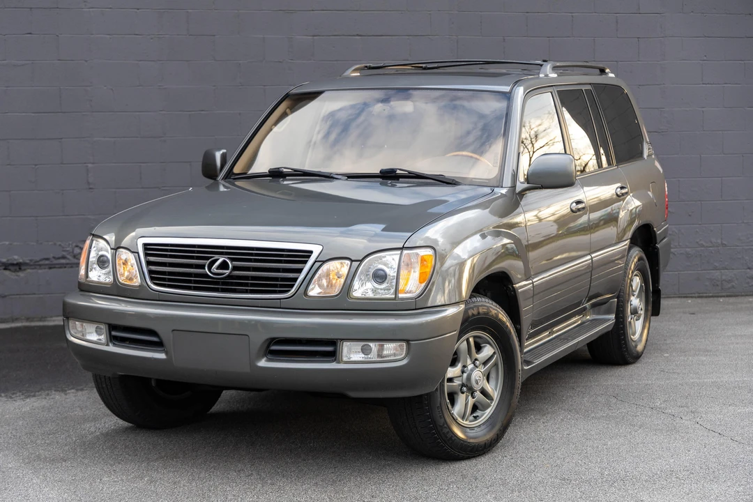 2002 Lexus LX 2nd Gen - Image 6 of 31