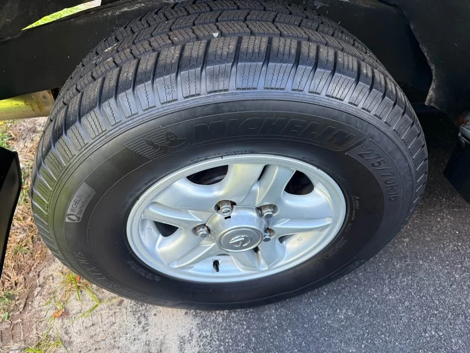 2002 Lexus LX 2nd Gen - Image 13 of 13