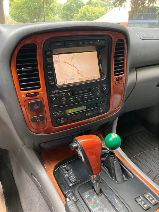 2002 Lexus LX 2nd Gen - Image 15 of 20