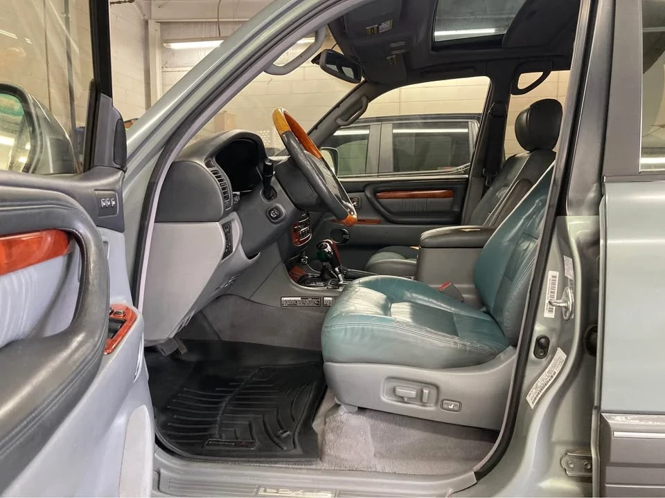 2002 Lexus LX 2nd Gen - Image 16 of 20