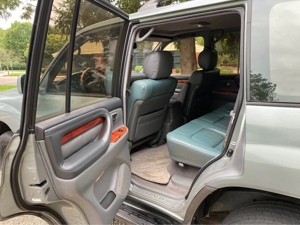 2002 Lexus LX 2nd Gen - Image 8 of 20