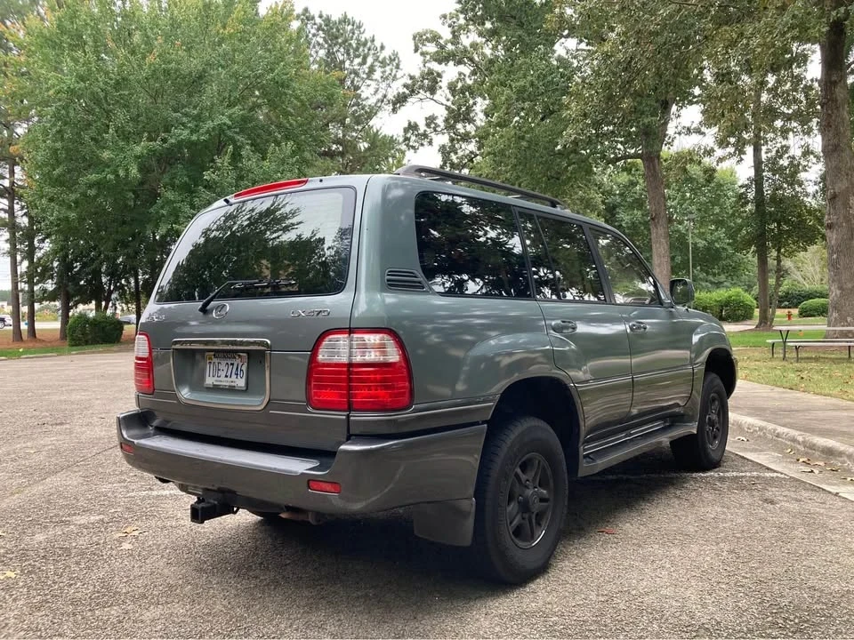 2002 Lexus LX 2nd Gen - Image 3 of 20