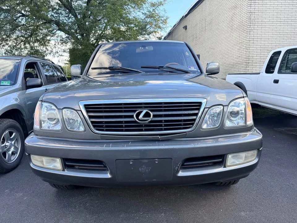 2002 Lexus LX 2nd Gen - Image 2 of 13