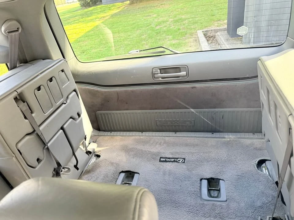 2002 Lexus LX 2nd Gen - Image 11 of 13