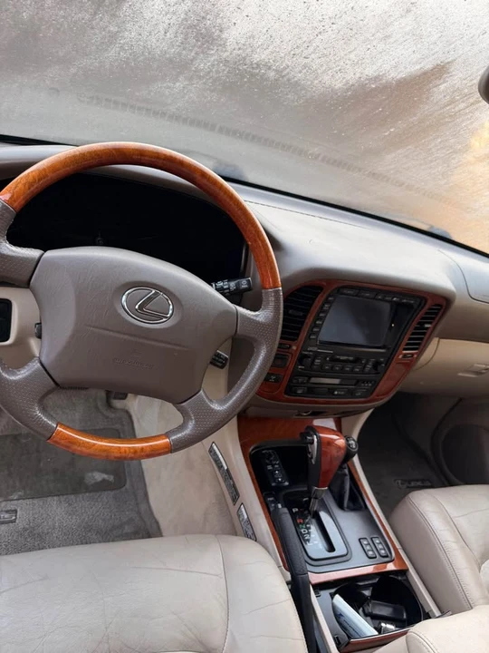 2002 Lexus LX 2nd Gen - Image 5 of 14