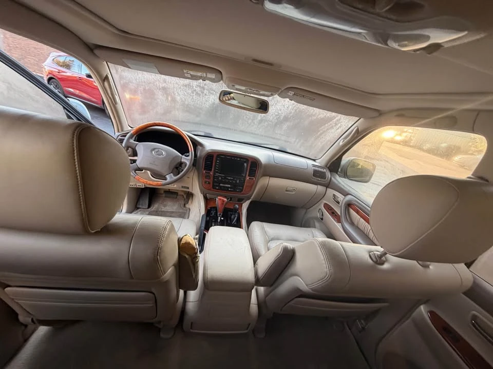 2002 Lexus LX 2nd Gen - Image 13 of 14