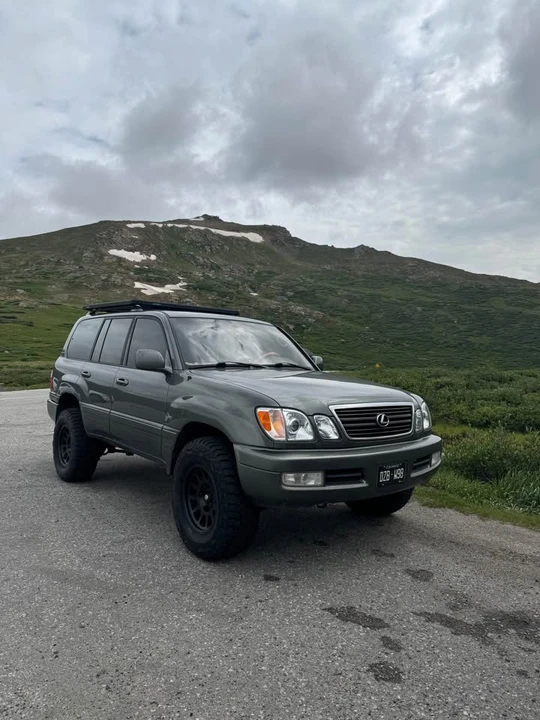 2002 Lexus LX 2nd Gen - Image 9 of 9