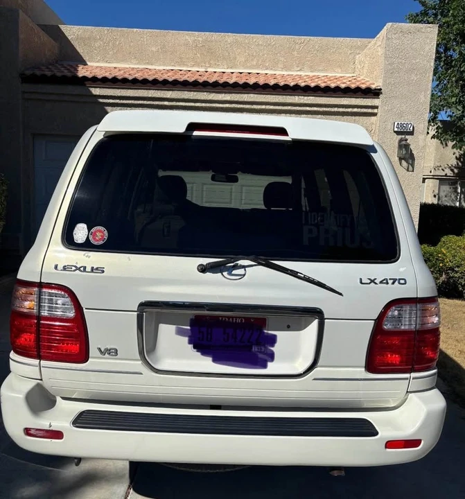 2002 Lexus LX 2nd Gen - Image 5 of 5