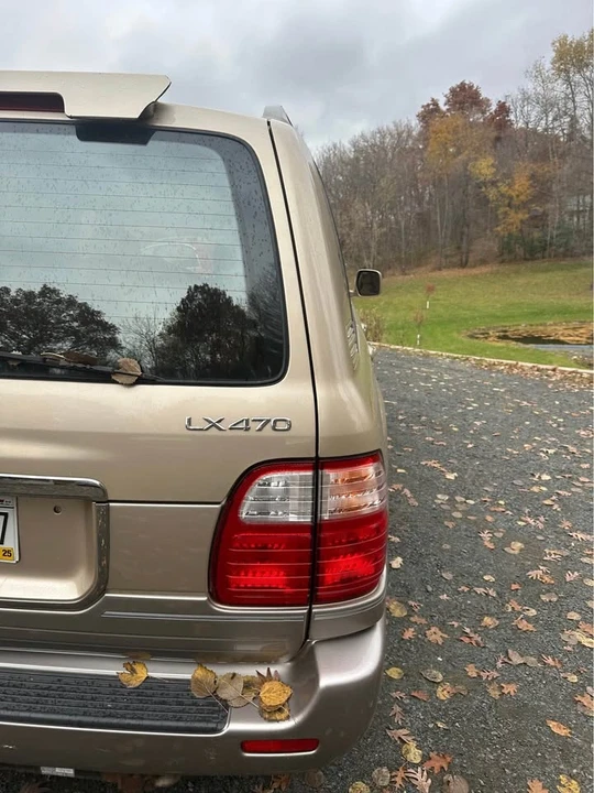 2002 Lexus LX 2nd Gen - Image 4 of 8
