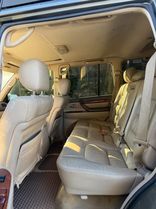 2002 Lexus LX 2nd Gen - Image 4 of 9
