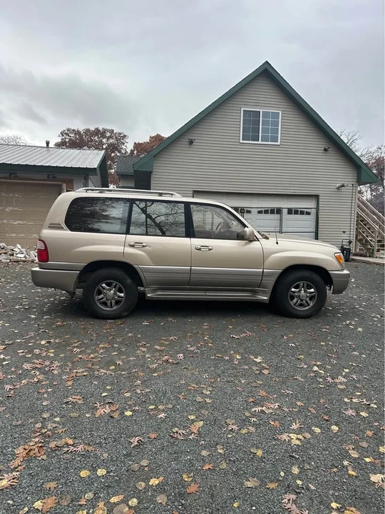 2002 Lexus LX 2nd Gen - Image 3 of 8