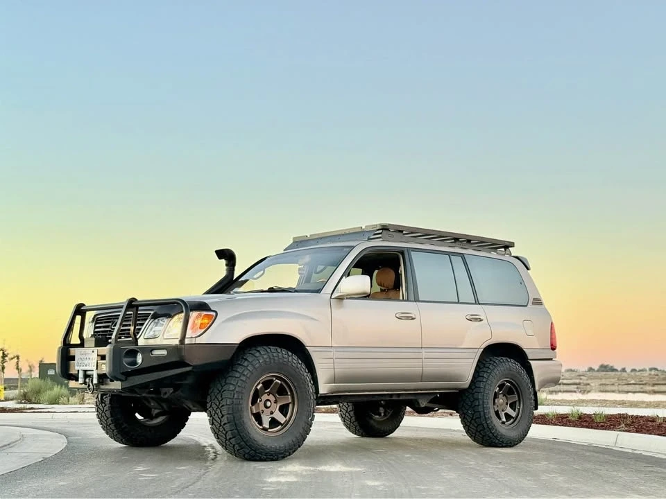 2002 Lexus LX 2nd Gen - Image 13 of 14