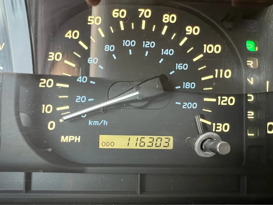 2002 Lexus LX 2nd Gen - Image 5 of 10