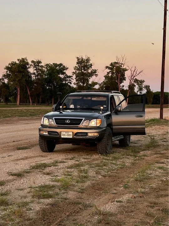 2002 Lexus LX 1st Gen - Image 2 of 13