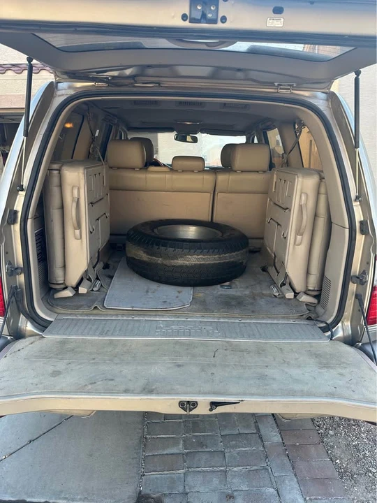 2002 Lexus LX 2nd Gen - Image 5 of 7