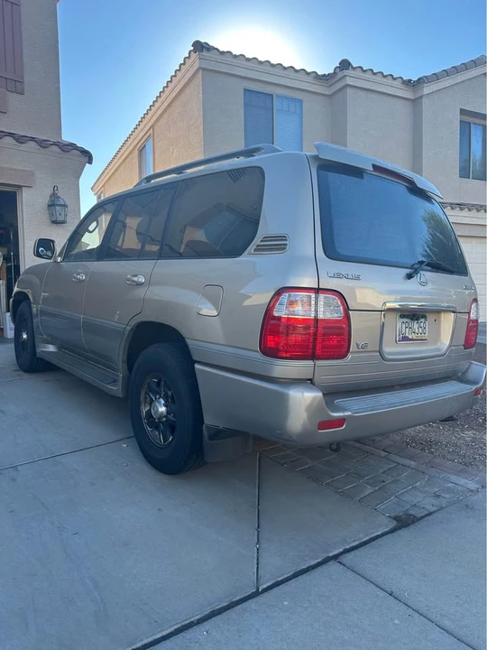 2002 Lexus LX 2nd Gen - Image 4 of 7