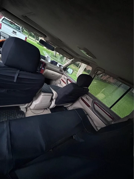 2002 Lexus LX 1st Gen - Image 12 of 13