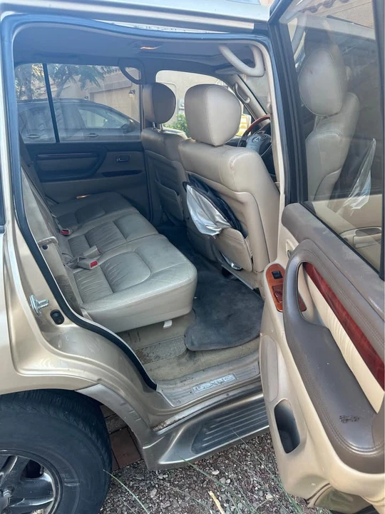 2002 Lexus LX 2nd Gen - Image 6 of 7