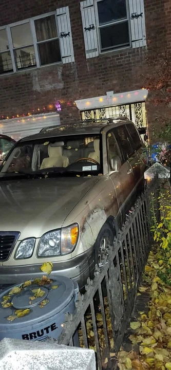 2002 Lexus LX 2nd Gen - Image 4 of 7