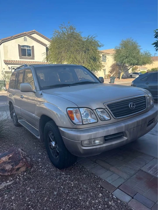 2002 Lexus LX 2nd Gen - Image 2 of 7