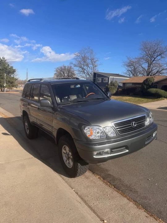 2002 Lexus LX 2nd Gen - Image 2 of 9