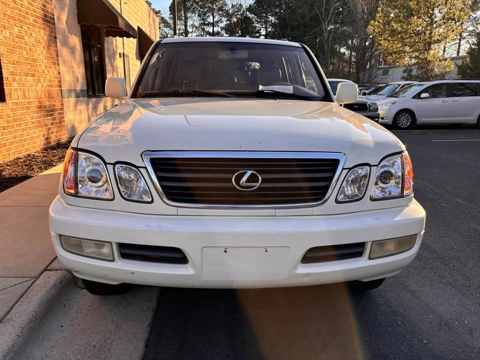 2002 Lexus LX 1st Gen - Image 2 of 16