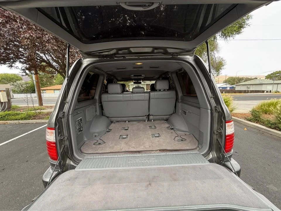 2002 Lexus LX 2nd Gen - Image 4 of 9