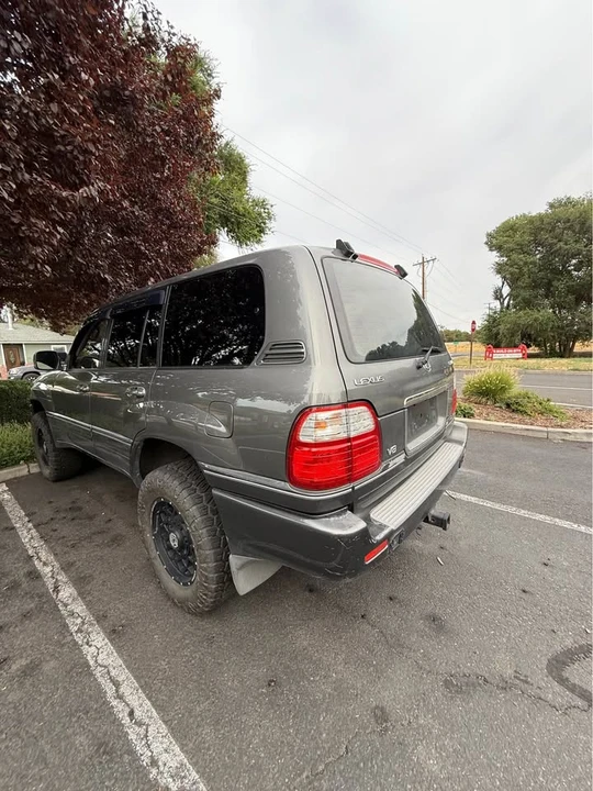 2002 Lexus LX 2nd Gen - Image 3 of 9