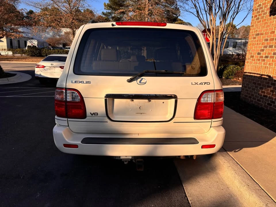 2002 Lexus LX 1st Gen - Image 4 of 16