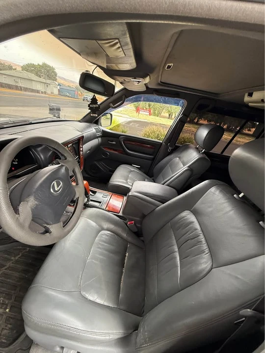 2002 Lexus LX 2nd Gen - Image 5 of 9
