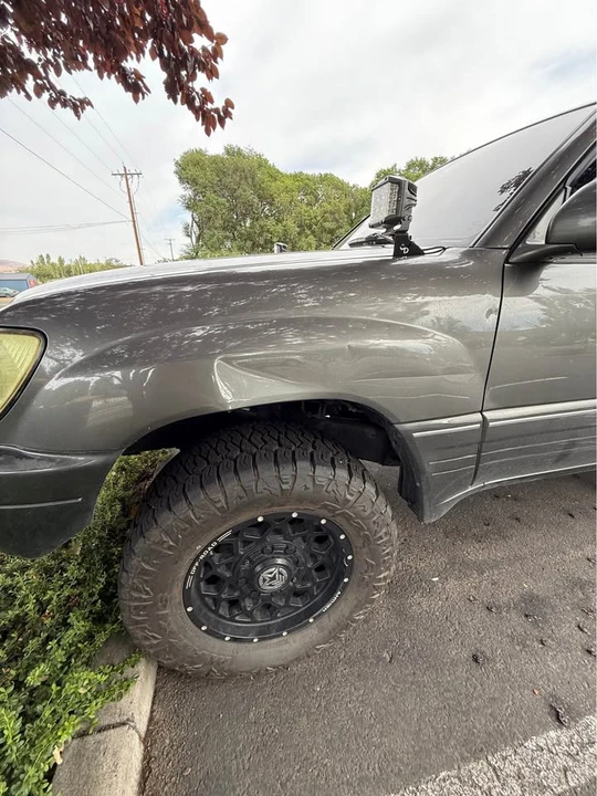 2002 Lexus LX 2nd Gen - Image 8 of 9