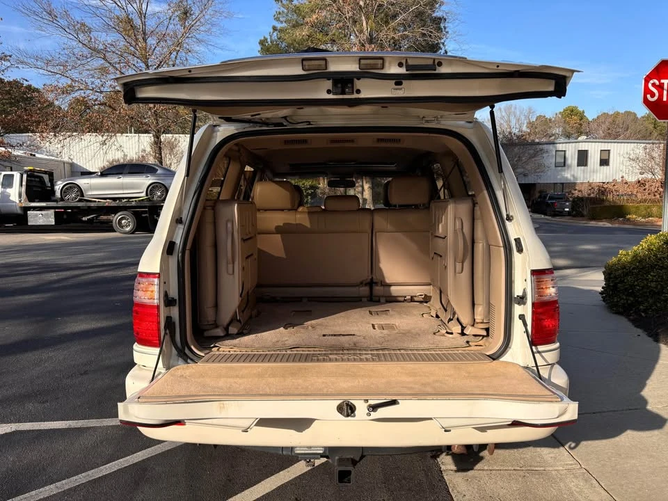 2002 Lexus LX 2nd Gen - Image 16 of 20