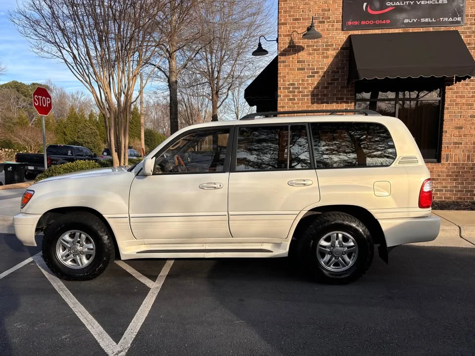 2002 Lexus LX 2nd Gen - Image 10 of 20