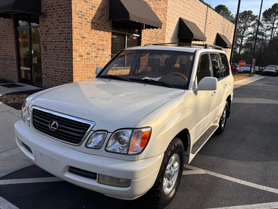 2002 Lexus LX 2nd Gen - Image 3 of 20