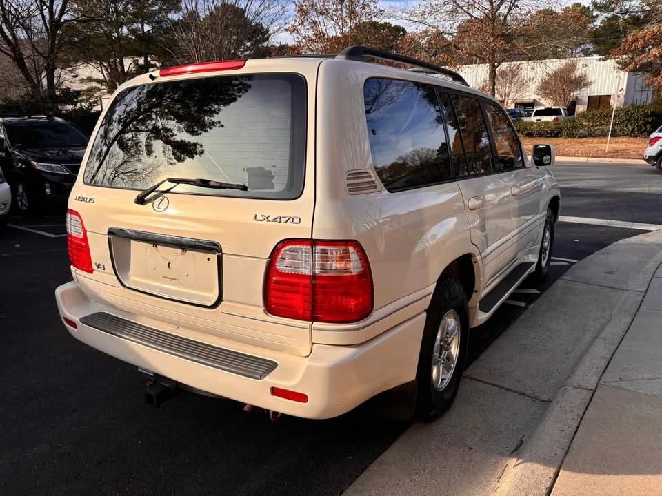 2002 Lexus LX 2nd Gen - Image 9 of 20