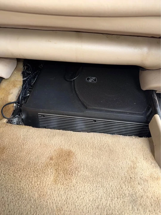 2002 Lexus LX 2nd Gen - Image 15 of 20