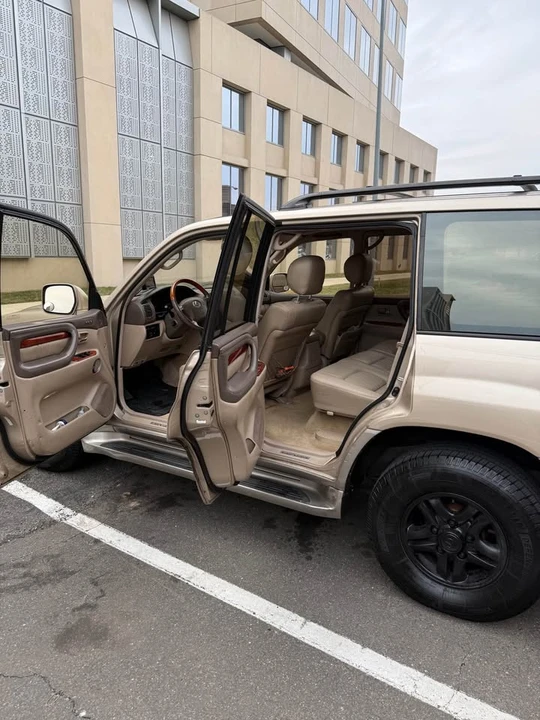 2002 Lexus LX 2nd Gen - Image 2 of 20
