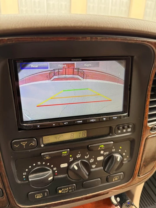 2002 Lexus LX 2nd Gen - Image 11 of 20