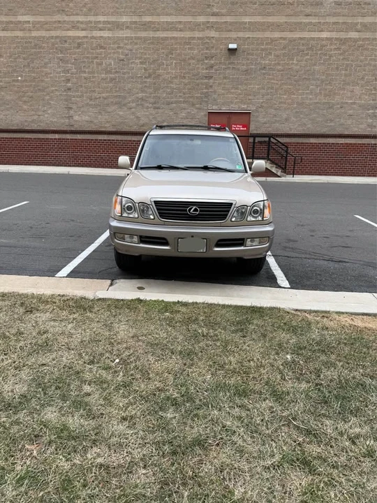 2002 Lexus LX 2nd Gen - Image 3 of 20