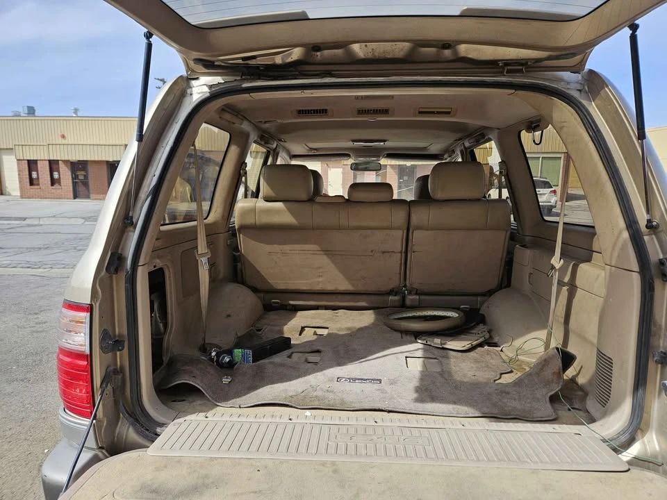 2002 Lexus LX 2nd Gen - Image 10 of 10