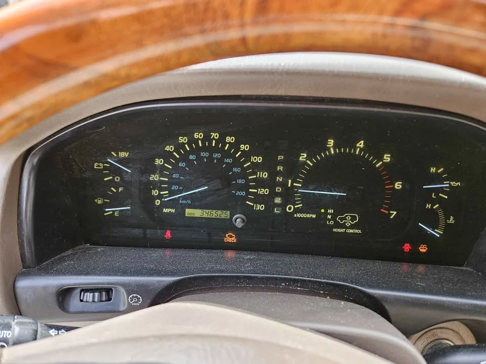 2002 Lexus LX 2nd Gen - Image 6 of 10