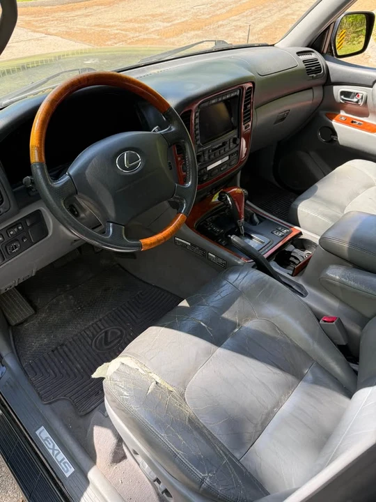 2002 Lexus LX 2nd Gen - Image 8 of 17