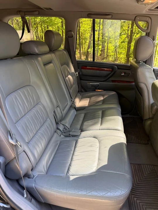 2002 Lexus LX 2nd Gen - Image 12 of 17