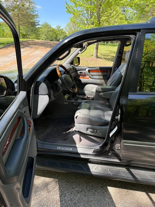 2002 Lexus LX 2nd Gen - Image 7 of 17